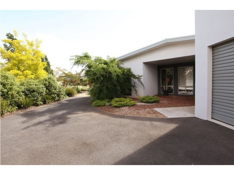 6 Maiden Place, Newnham TAS 7248