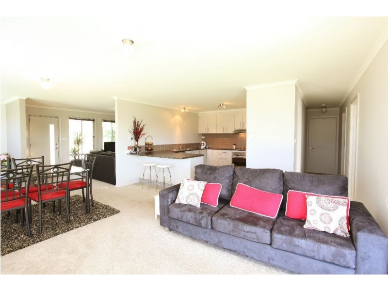6 Maiden Place, Newnham TAS 7248