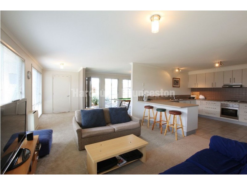 10 Bethune Place, Newnham TAS 7248