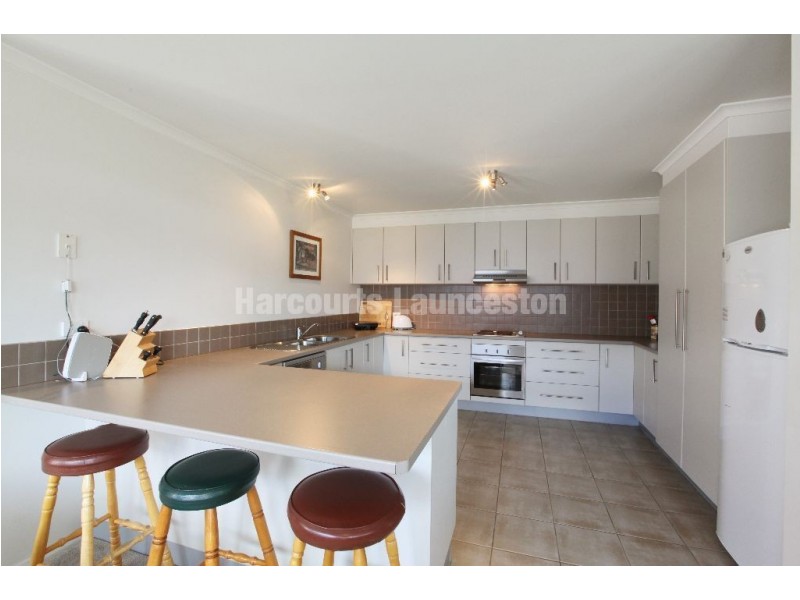 10 Bethune Place, Newnham TAS 7248