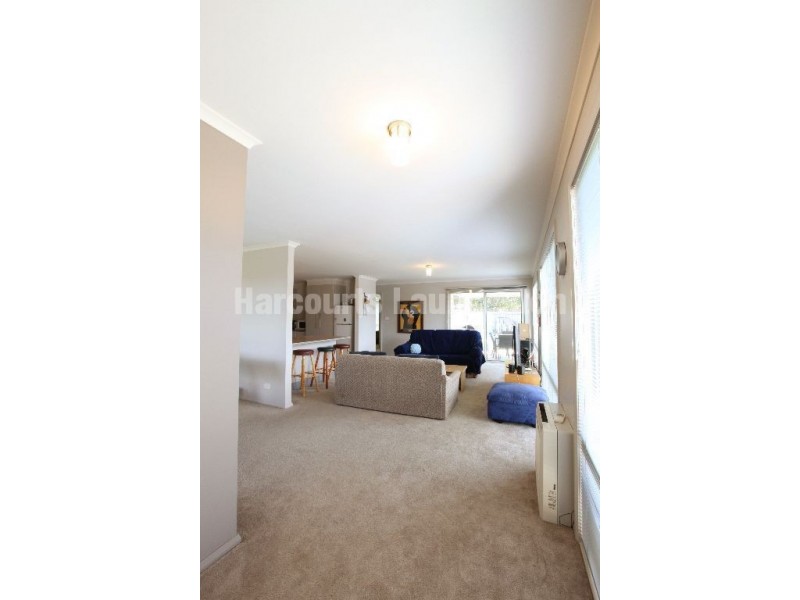 10 Bethune Place, Newnham TAS 7248