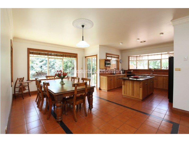 4 Poplar Parade, Youngtown TAS 7249