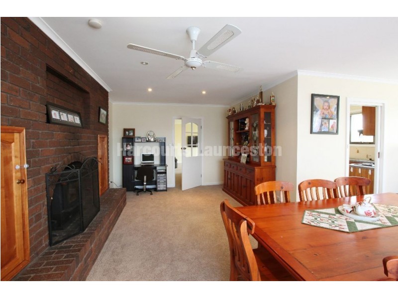 5 Mount Stuart Drive, Newnham TAS 7248