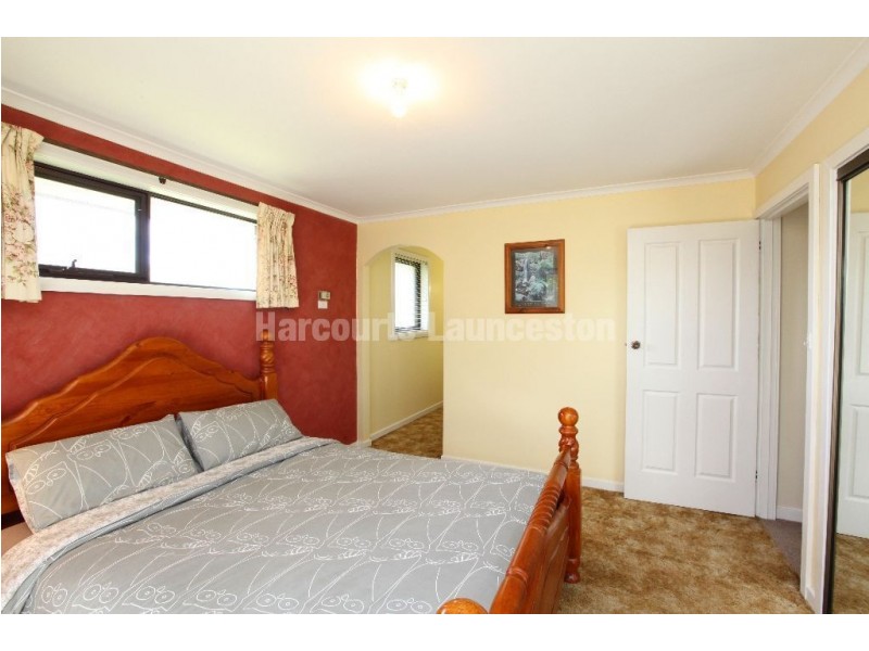 5 Mount Stuart Drive, Newnham TAS 7248