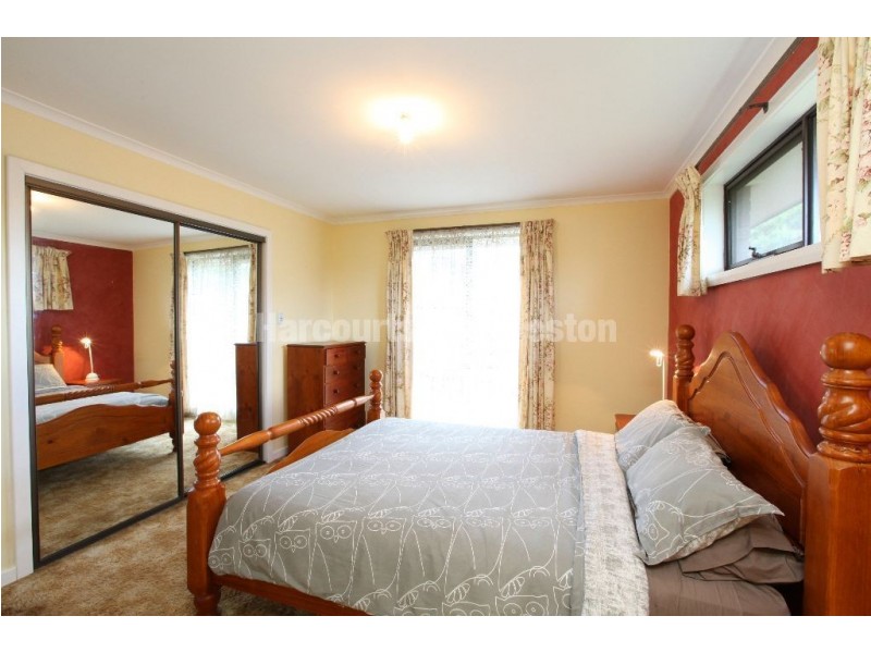5 Mount Stuart Drive, Newnham TAS 7248
