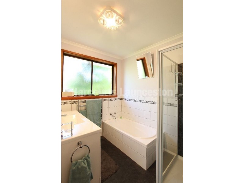 2/9 Rennie Court, Norwood TAS 7250