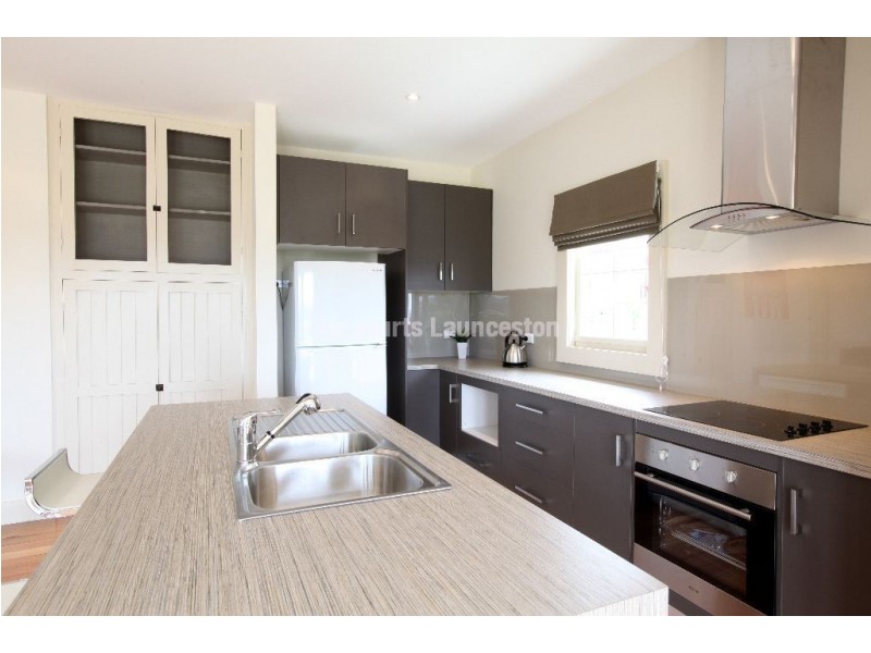 35 Button Street, Mowbray TAS 7248