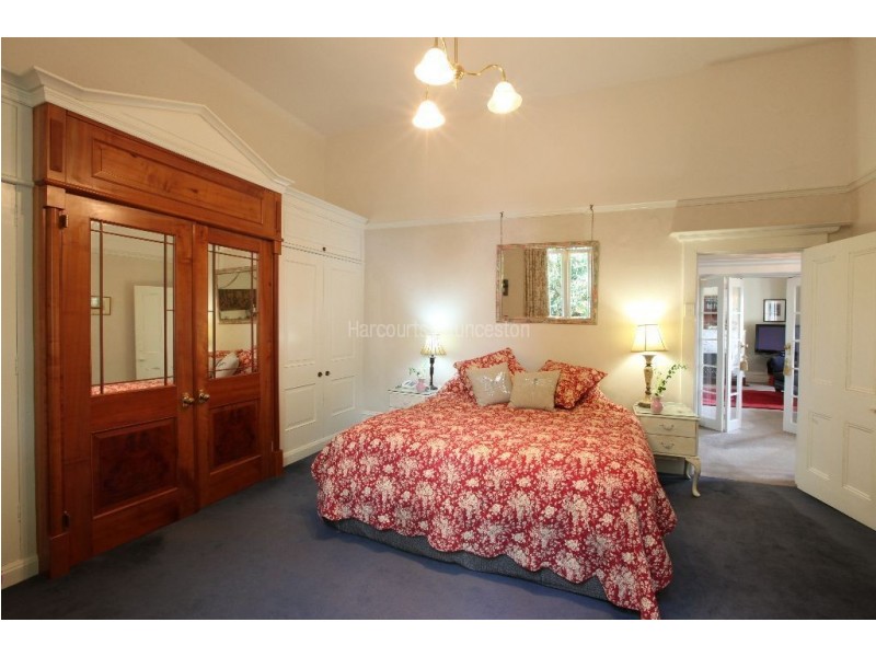 9 Forest Road, Trevallyn TAS 7250