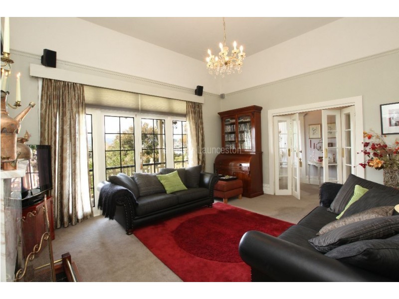 9 Forest Road, Trevallyn TAS 7250