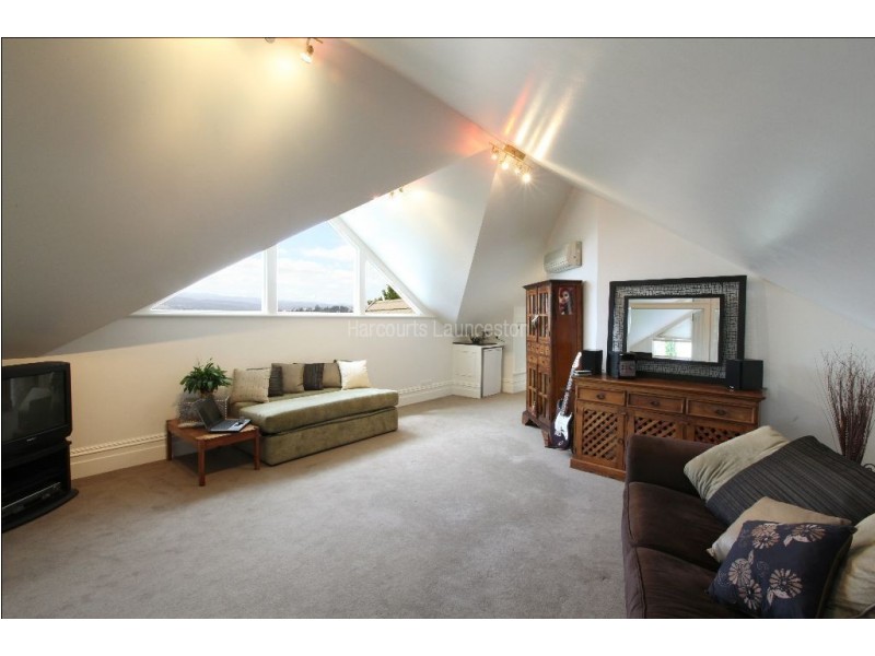9 Forest Road, Trevallyn TAS 7250