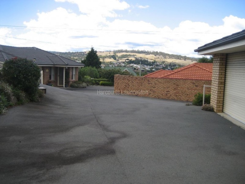 3/2 Carerra Place, Norwood TAS 7250