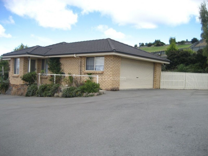 3/2 Carerra Place, Norwood TAS 7250