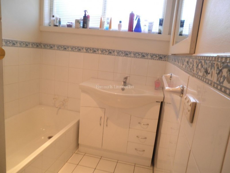 24 Rowland Crescent, Summerhill TAS 7250