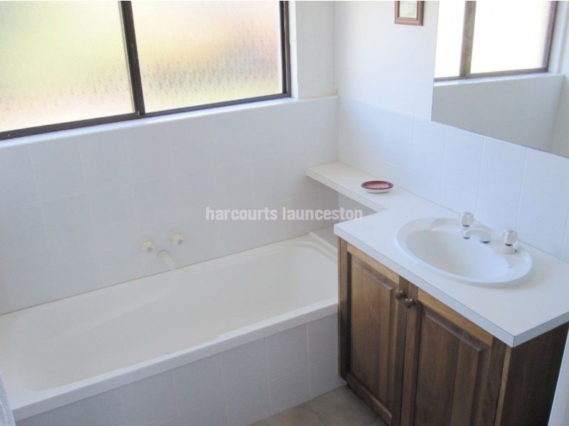 2/15 Glover Avenue, Blackstone Heights TAS 7250