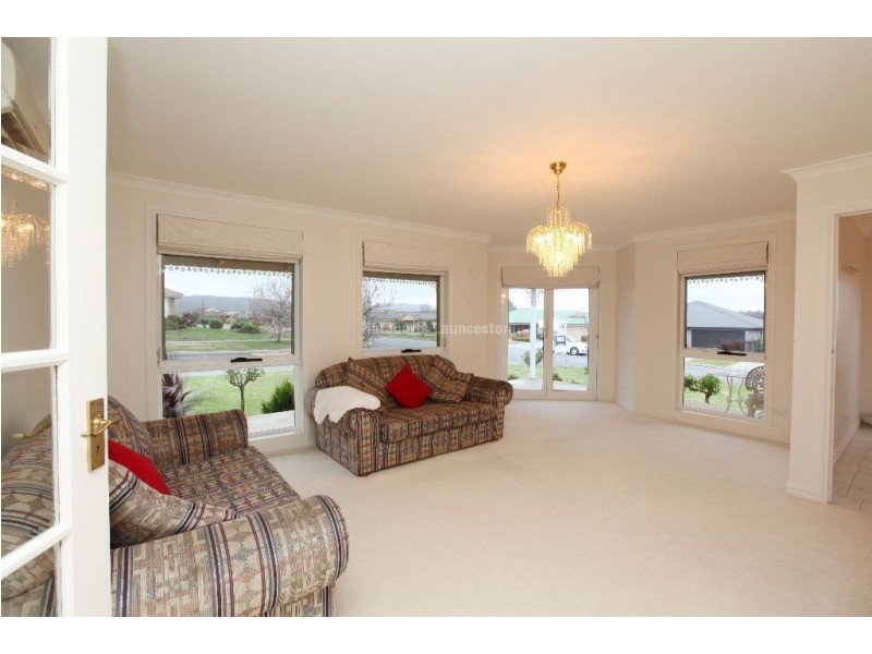 8 Trafalgar Drive, Prospect Vale TAS 7250
