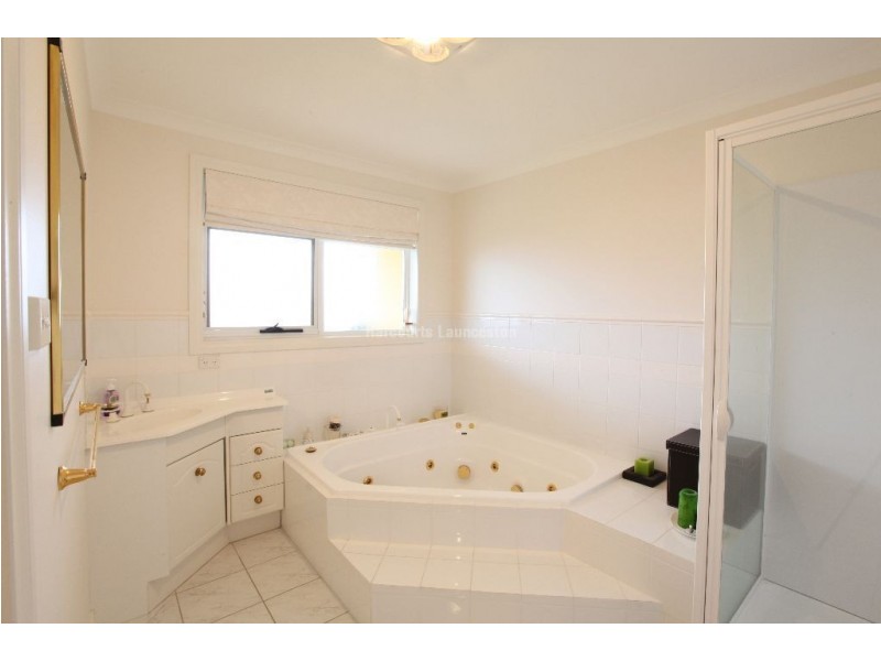 8 Trafalgar Drive, Prospect Vale TAS 7250