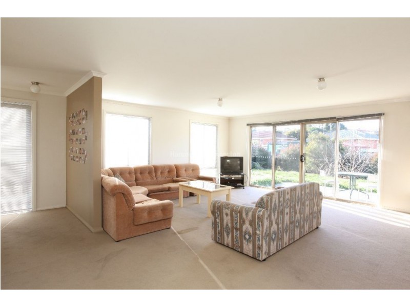 13 Pocket Place, Newnham TAS 7248