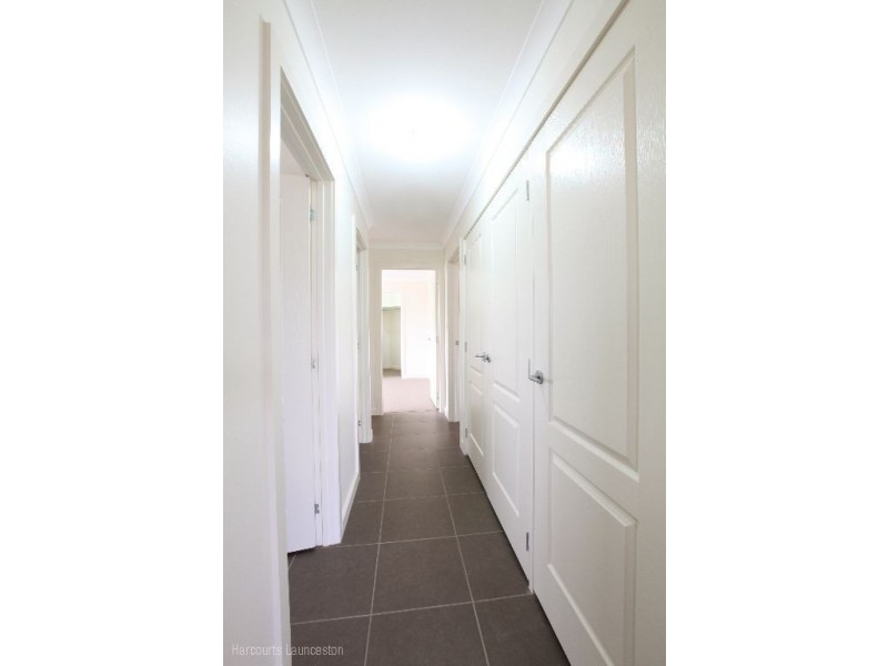 2 Malachi Court, Newnham TAS 7248