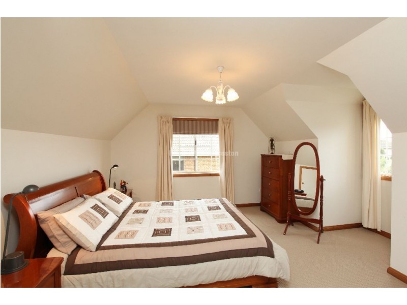 5 Casino Rise, Prospect Vale TAS 7250