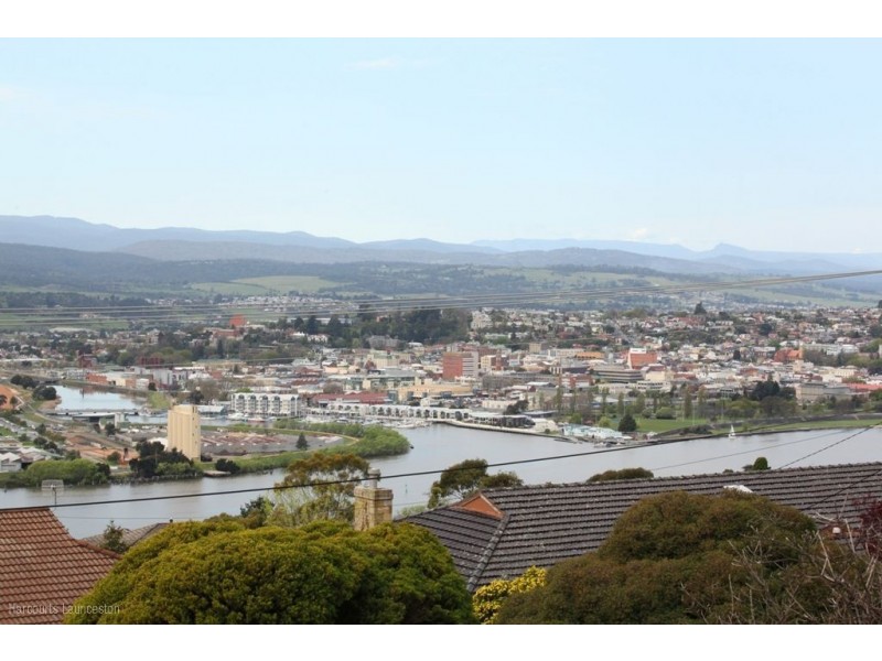 31-33 Whitford Grove, Trevallyn TAS 7250