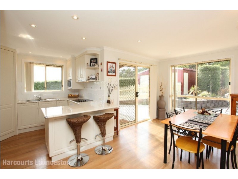 11 Pinsley Drive, St Leonards TAS 7250