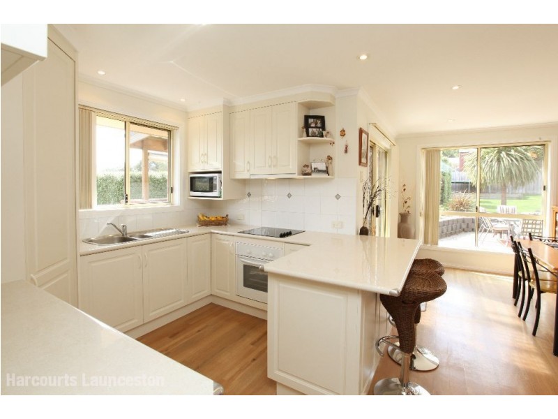 11 Pinsley Drive, St Leonards TAS 7250