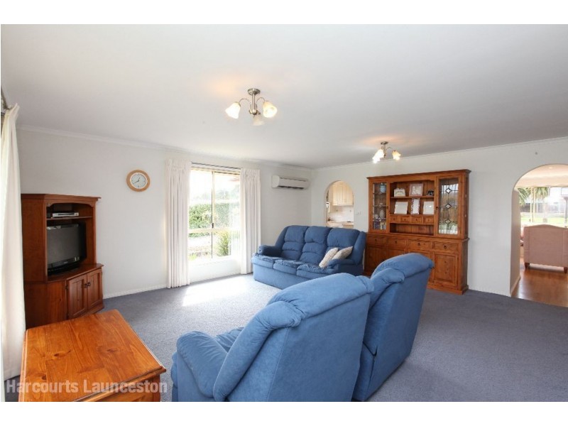 11 Pinsley Drive, St Leonards TAS 7250