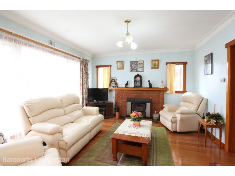 12 Swan Street, Newnham TAS 7248