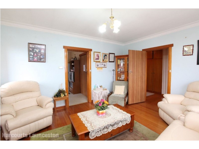 12 Swan Street, Newnham TAS 7248