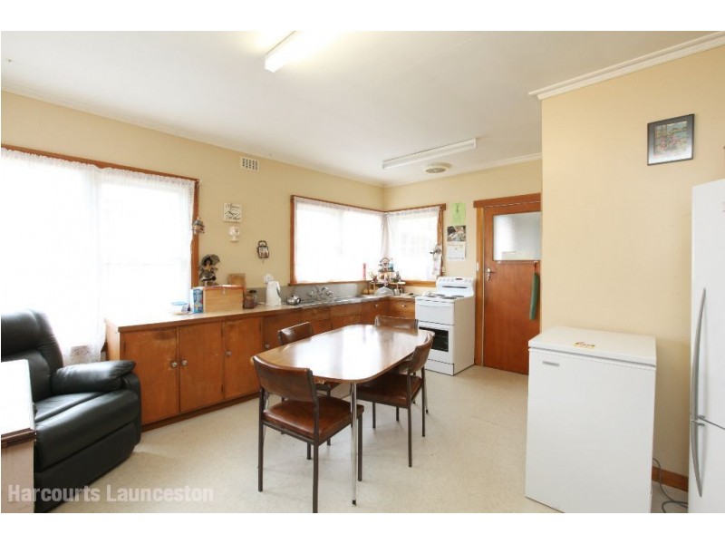 12 Swan Street, Newnham TAS 7248