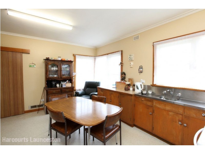 12 Swan Street, Newnham TAS 7248