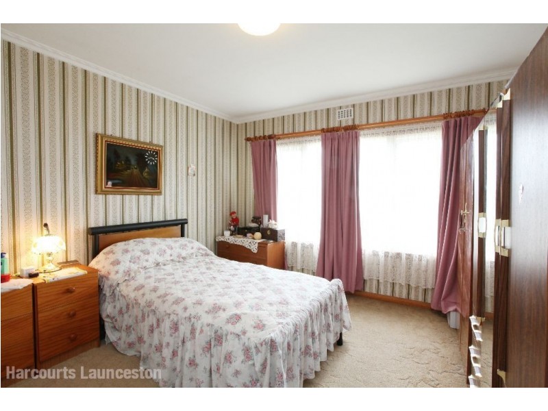 12 Swan Street, Newnham TAS 7248