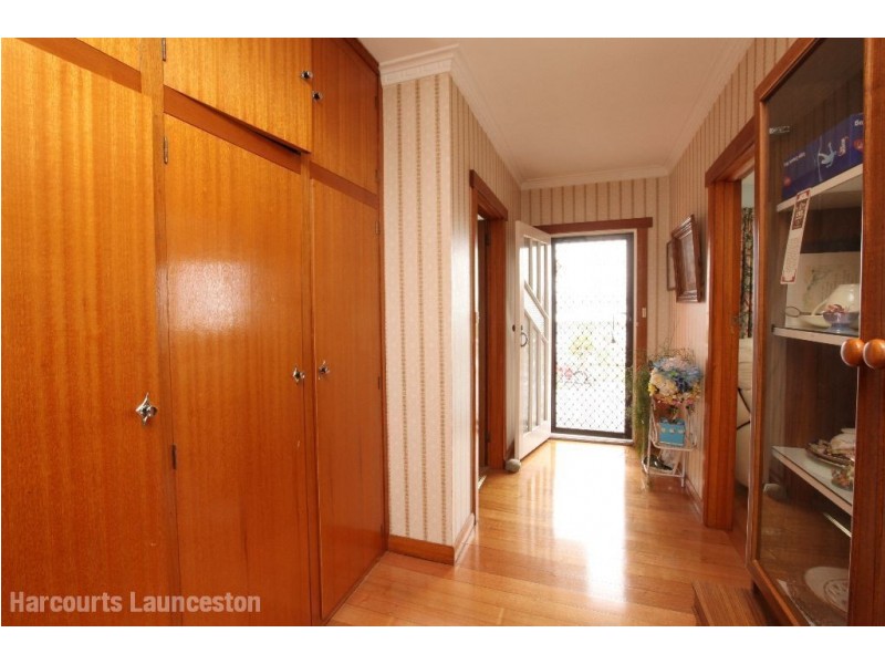 12 Swan Street, Newnham TAS 7248