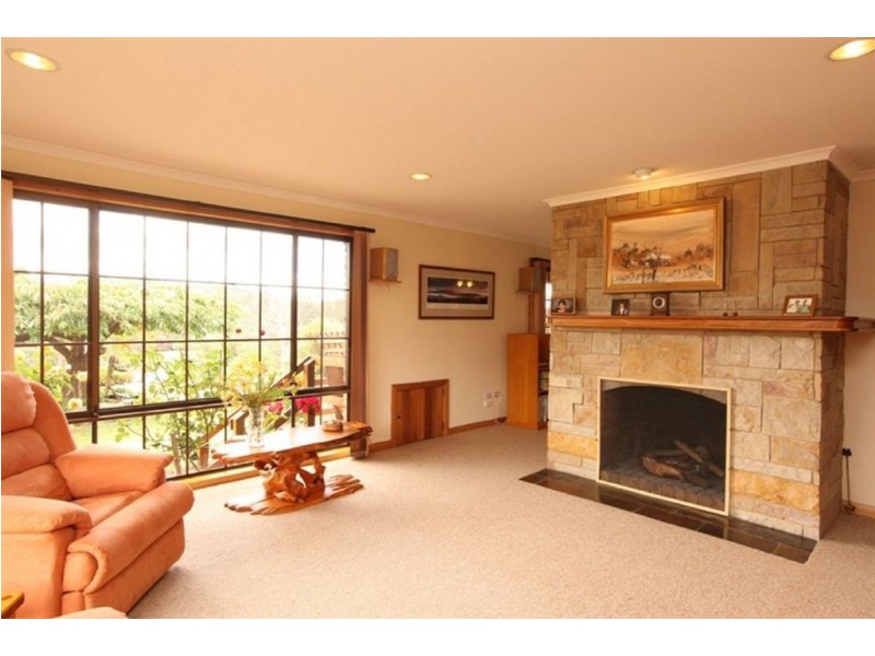 15 Bayview Drive, Blackstone Heights TAS 7250