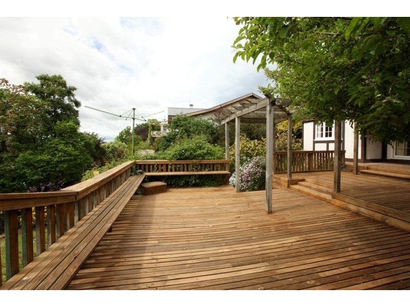 3 Churchill Crescent, Newstead TAS 7250