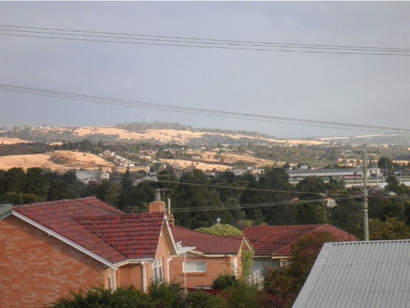 32 Cedar Street, Newnham TAS 7248