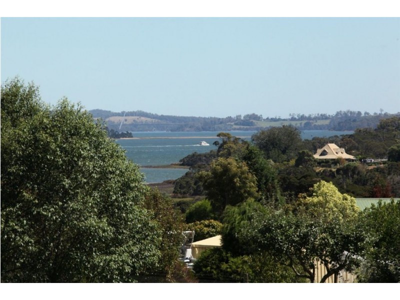 18 Swan Drive, Swan Bay TAS 7252