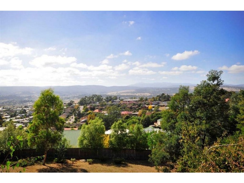 8 Kintail Crescent, Newstead TAS 7250