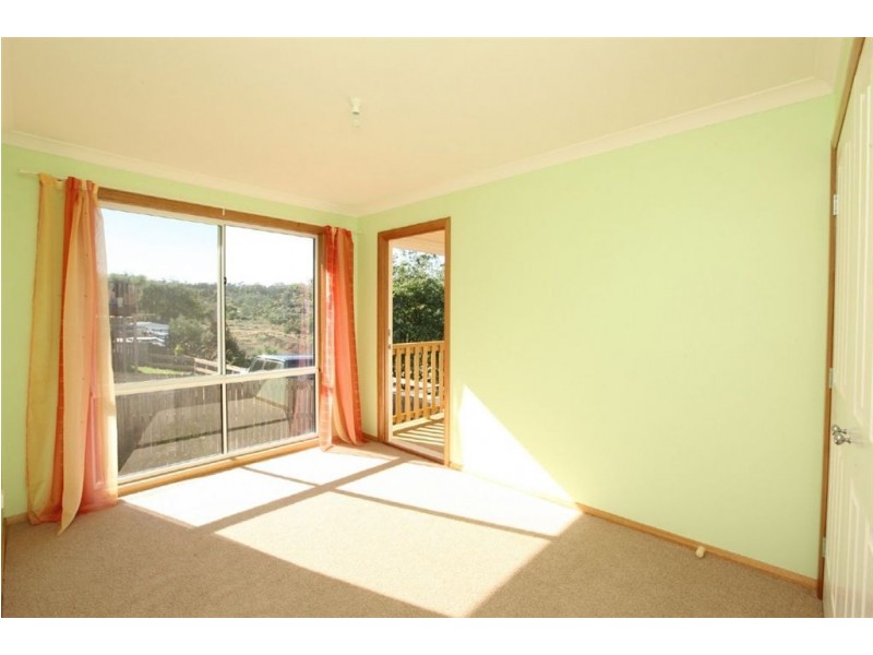 34 Crandon Crescent, Newnham TAS 7248
