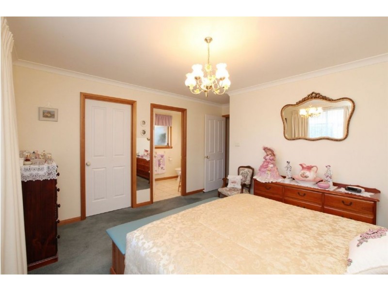 1 Landsborough Avenue, Newstead TAS 7250