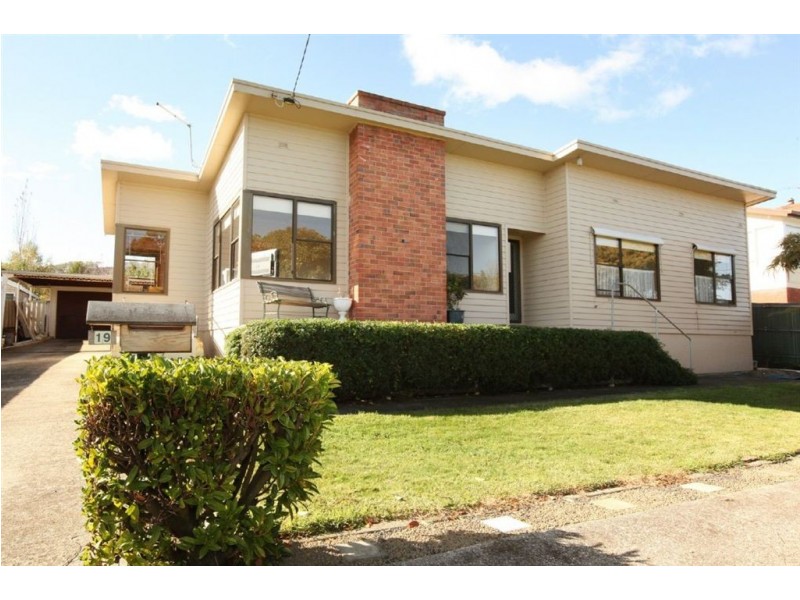 19 Binalong Avenue, St Leonards TAS 7250