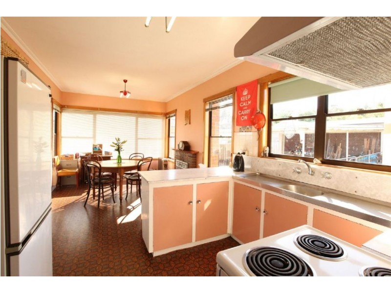 19 Binalong Avenue, St Leonards TAS 7250