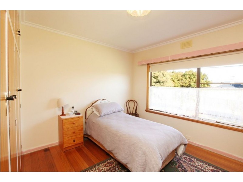 19 Binalong Avenue, St Leonards TAS 7250