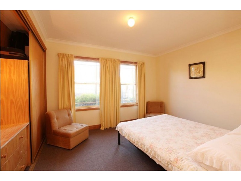 2/4 Casino Rise, Prospect Vale TAS 7250