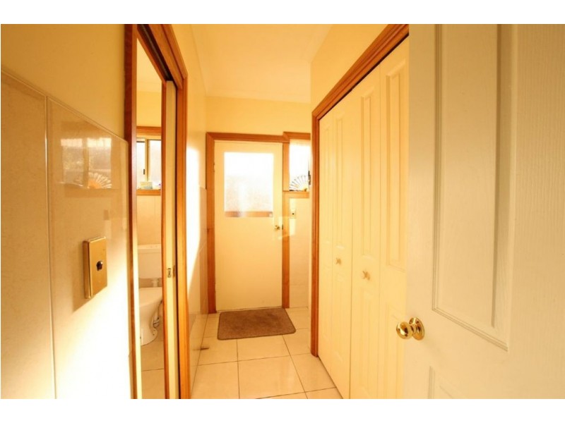 2/4 Casino Rise, Prospect Vale TAS 7250