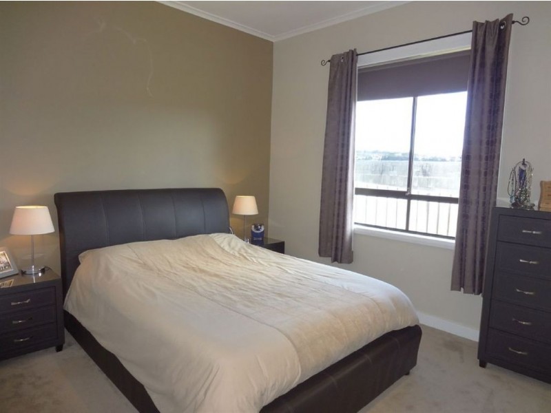 14 Quarantine Road, Kings Meadows TAS 7249