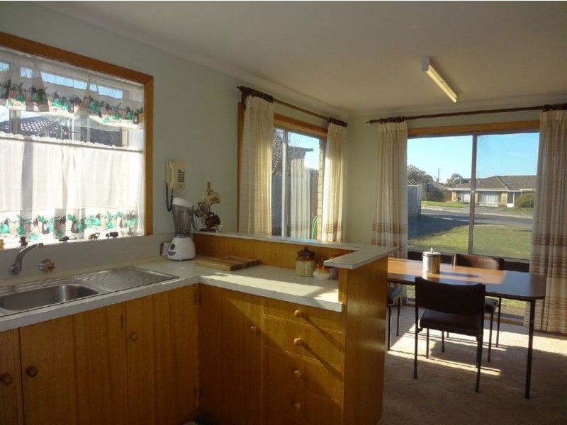 5 Walnut Grove, Summerhill TAS 7250