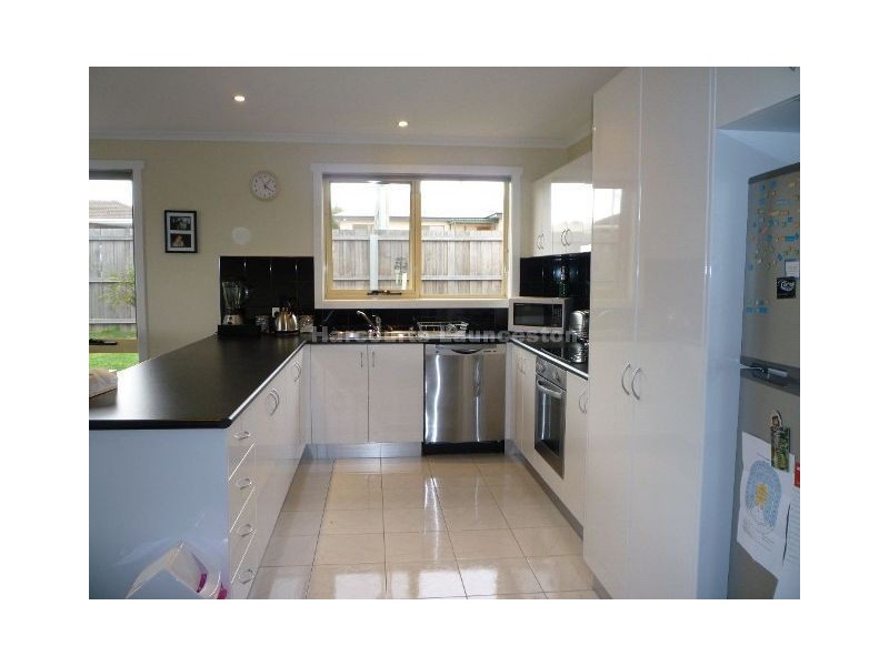 1/129 Alanvale Road, Newnham TAS 7248