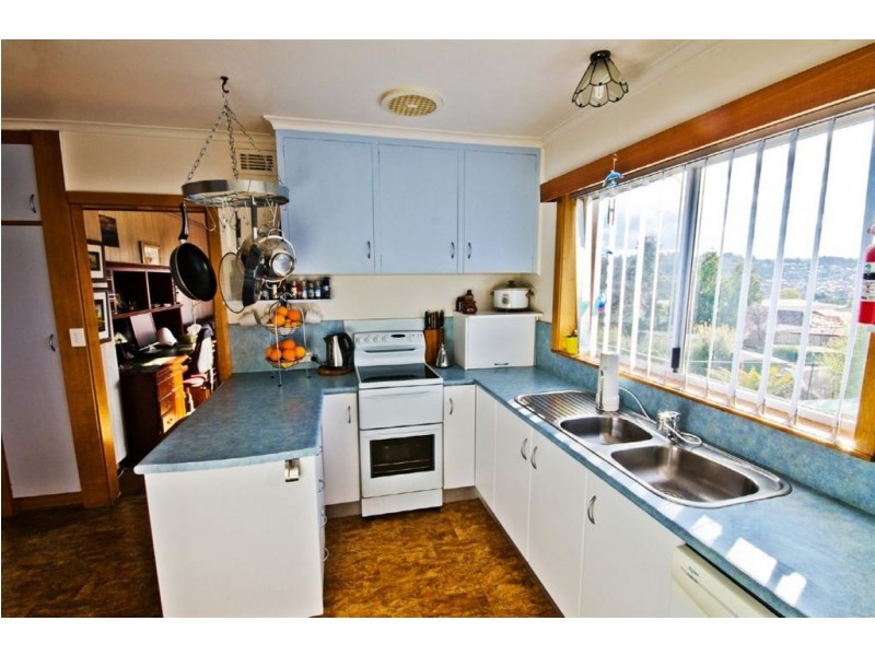 16 Cue Street, Youngtown TAS 7249