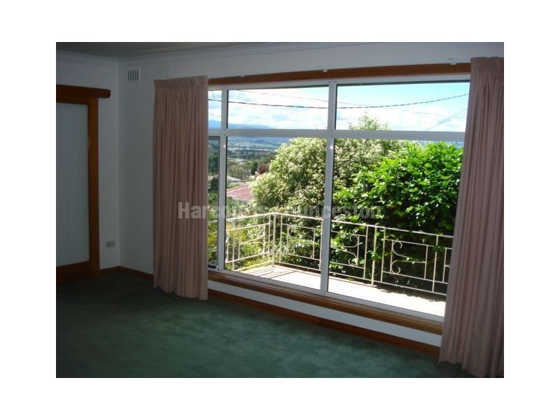 8 Janor Street, Riverside TAS 7250